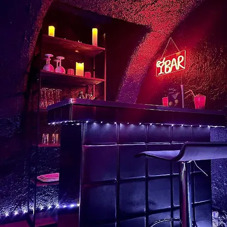 Bed & Breakfast Dirty Diana *